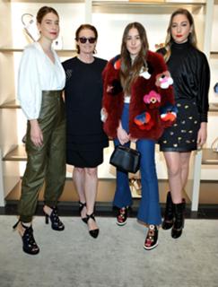 Danielle Haim feet photo 7