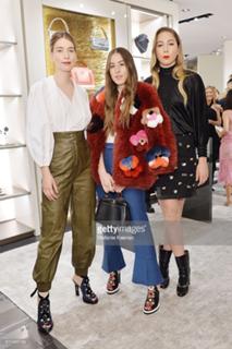 Danielle Haim feet photo 5