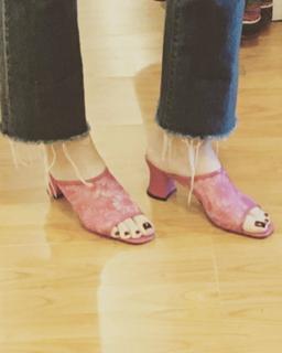 Danielle Haim feet photo 3