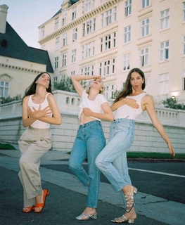 Danielle Haim feet photo 16