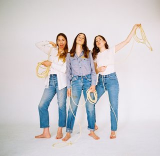 Danielle Haim feet photo 5