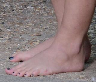 Danielle Harold feet photo thumbnail