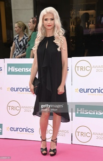 Danielle Harold feet photo thumbnail