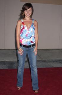 Danielle Harris feet photo thumbnail