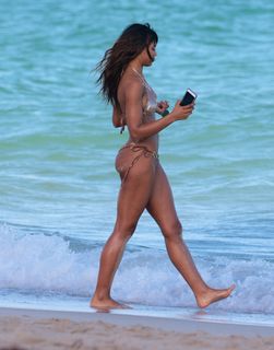 Danielle Herrington feet photo 3