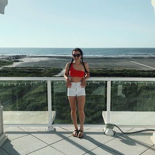 Danielle Kelly feet photo 7
