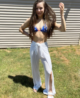 Danielle Kelly feet photo 10