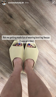 Danielle Kelly feet photo 7