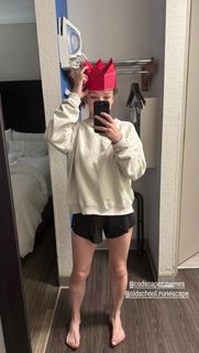 Danielle Kelly feet photo 2