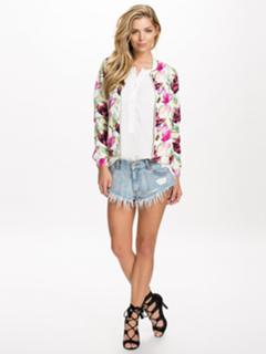 Danielle Knudson feet photo 10