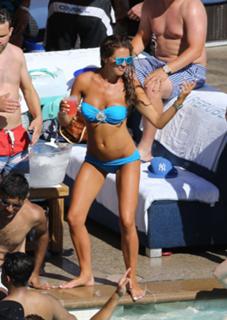 Danielle Lloyd feet photo thumbnail
