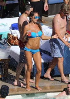 Danielle Lloyd feet photo thumbnail