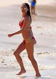 Danielle Lloyd feet photo thumbnail