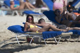 Danielle Lloyd feet photo thumbnail