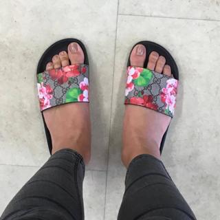 Danielle Lloyd feet photo thumbnail