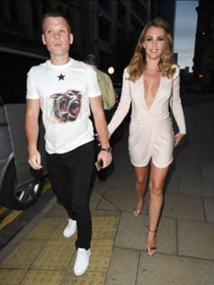 Danielle Lloyd feet photo thumbnail
