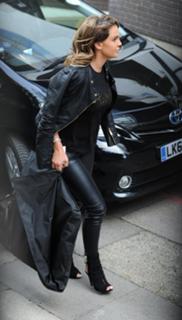 Danielle Lloyd feet photo thumbnail