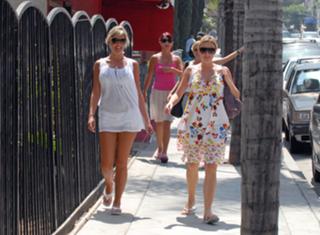 Danielle Lloyd feet photo thumbnail