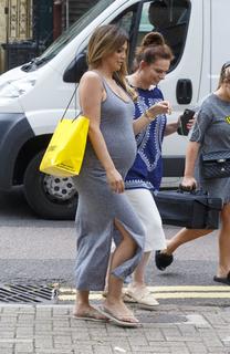 Danielle Lloyd feet photo thumbnail
