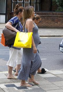 Danielle Lloyd feet photo thumbnail