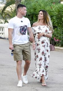 Danielle Lloyd feet photo thumbnail
