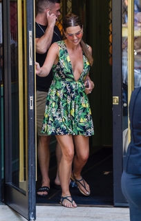 Danielle Lloyd feet photo thumbnail