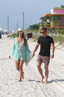 Danielle Lloyd feet photo thumbnail