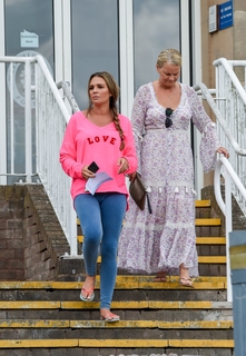 Danielle Lloyd feet photo thumbnail