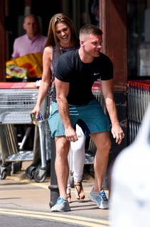 Danielle Lloyd feet photo thumbnail