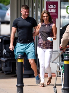Danielle Lloyd feet photo thumbnail