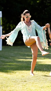Danielle Lloyd feet photo thumbnail