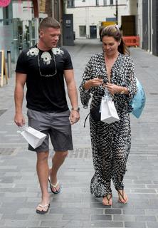 Danielle Lloyd feet photo thumbnail
