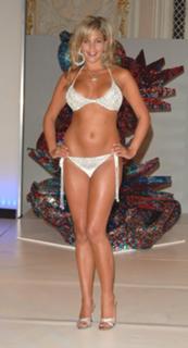 Danielle Lloyd feet photo thumbnail