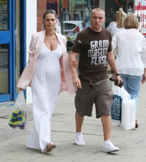 Danielle Lloyd feet photo thumbnail