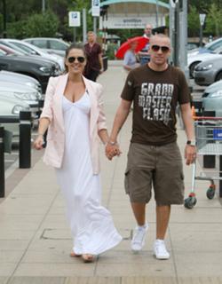 Danielle Lloyd feet photo thumbnail