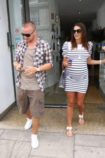 Danielle Lloyd feet photo thumbnail