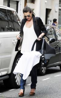 Danielle Lloyd feet photo thumbnail