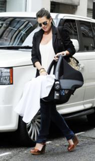 Danielle Lloyd feet photo thumbnail