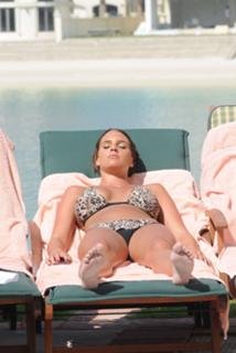 Danielle Lloyd feet photo thumbnail