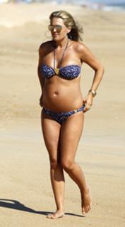 Danielle Lloyd feet photo thumbnail
