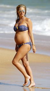 Danielle Lloyd feet photo thumbnail