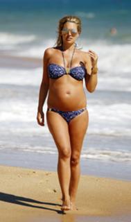 Danielle Lloyd feet photo thumbnail