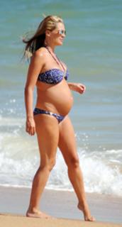 Danielle Lloyd feet photo thumbnail