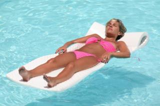 Danielle Lloyd feet photo thumbnail