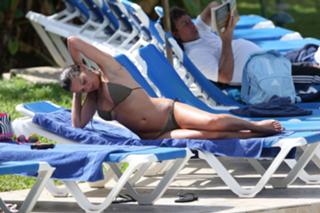 Danielle Lloyd feet photo thumbnail