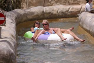 Danielle Lloyd feet photo thumbnail
