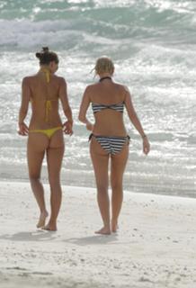 Danielle Lloyd feet photo thumbnail