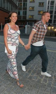 Danielle Lloyd feet photo thumbnail