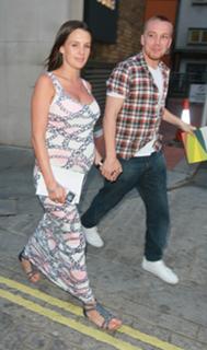 Danielle Lloyd feet photo thumbnail