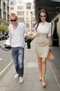 Danielle Lloyd feet photo thumbnail